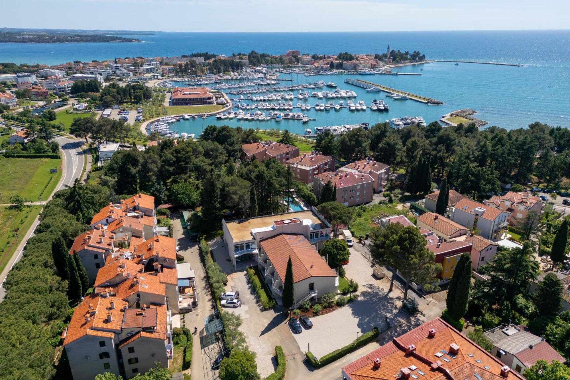 Hotel Emaus Novigrad  Exterior photo