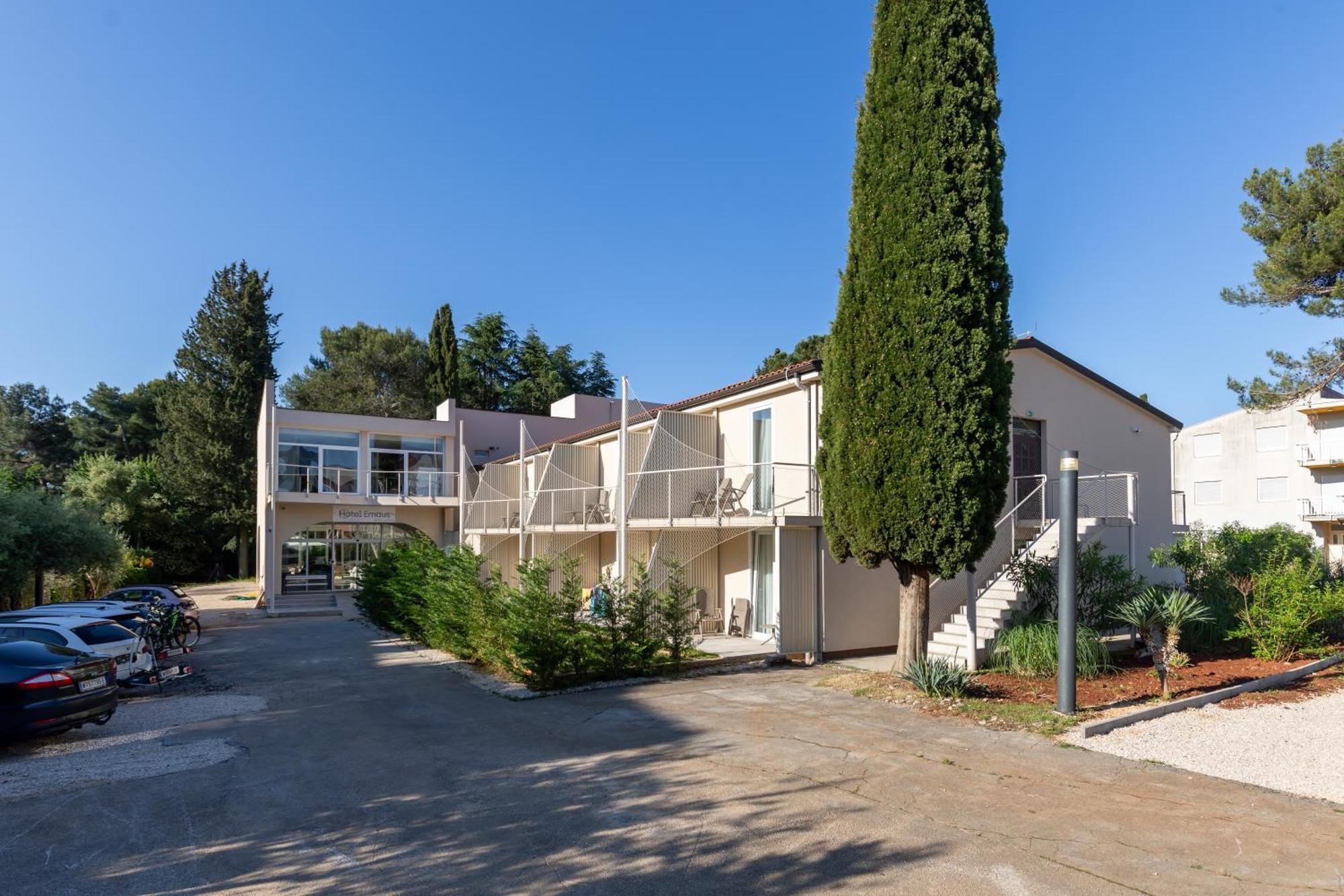 Hotel Emaus Novigrad  Exterior photo